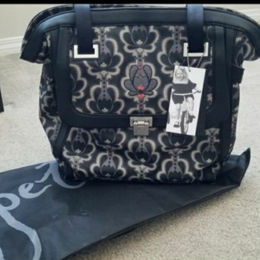 Petunia purse